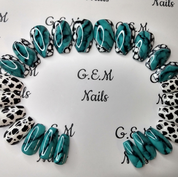 Press on nails (short coffin) - Picture 3 of 3